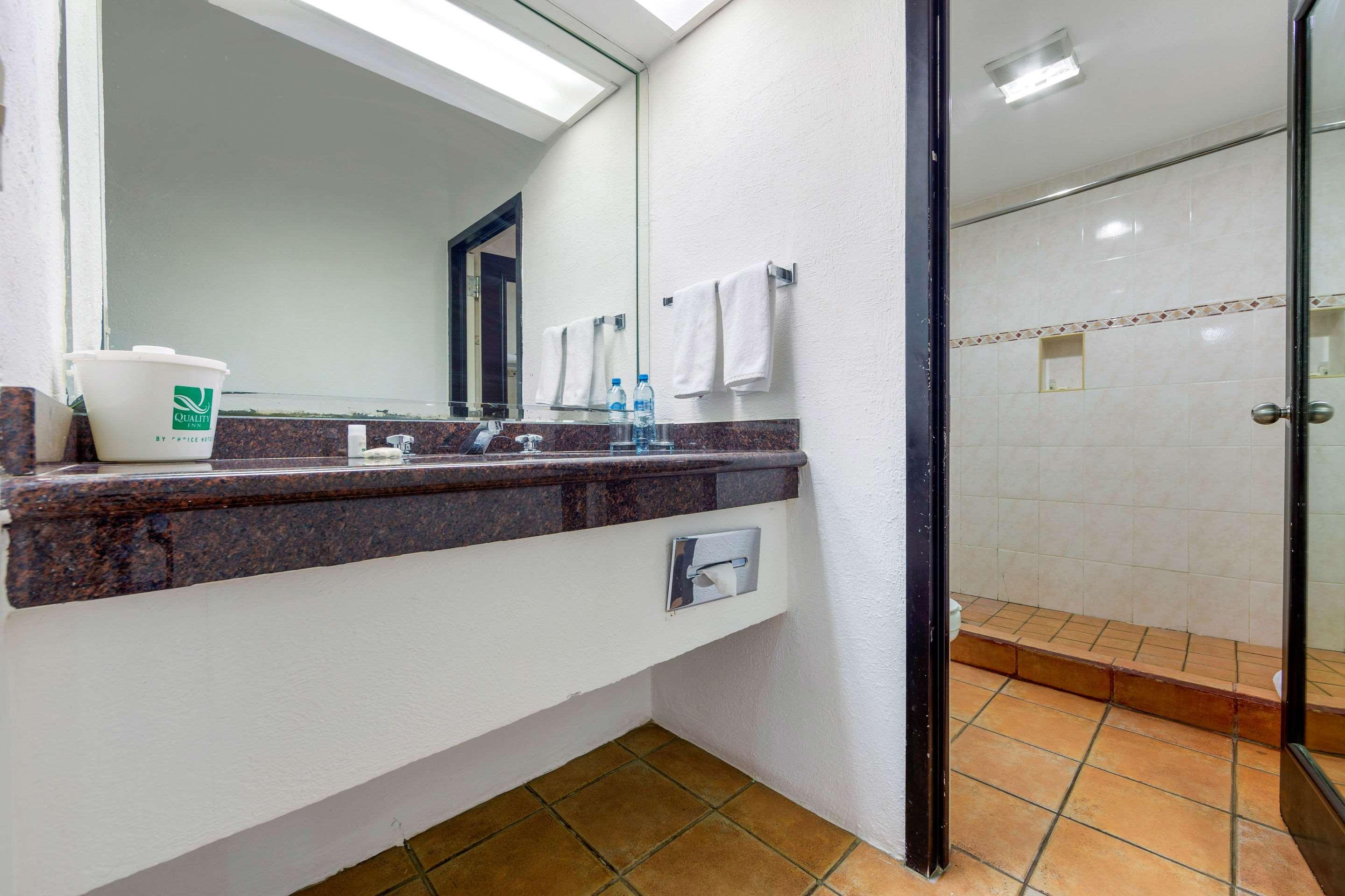 Quality Inn Nuevo Laredo Exterior foto